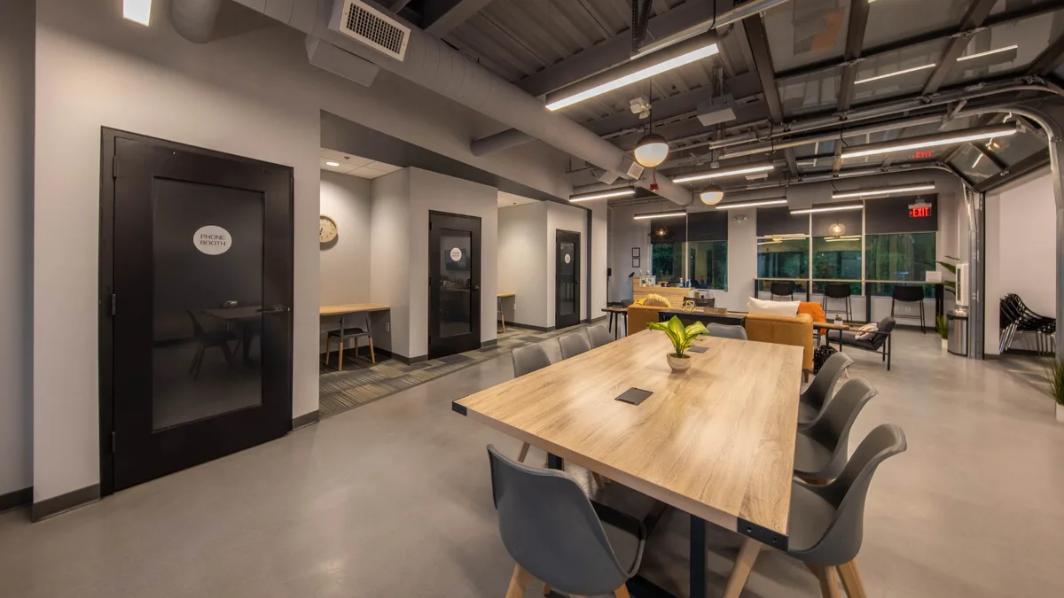 Coworking Station image