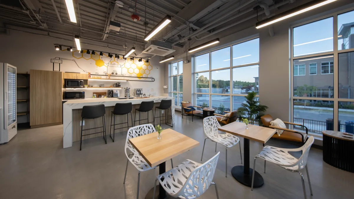 Coworking Station image