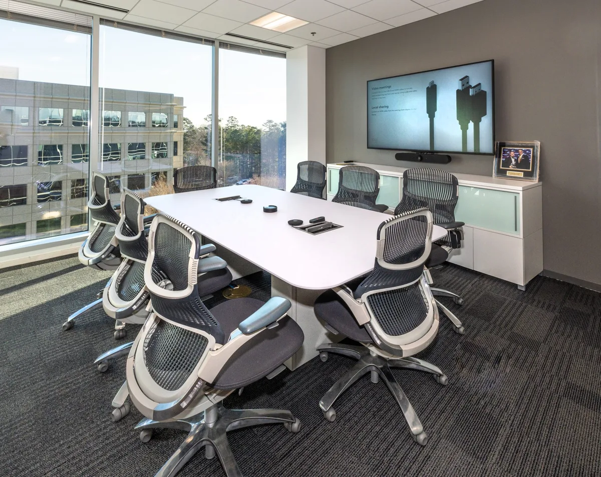 Ernst & Young image